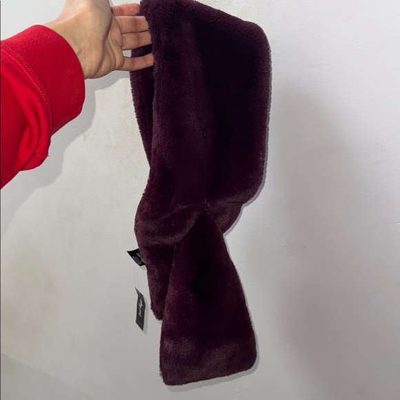 Elegant Merlot Faux Fur Scarf by Lord & Taylor NWT New Scarf - Picture 10 of 14